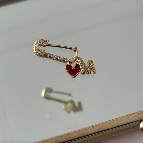 Prendedor Corazón Rojo y Letra Personalizada Baño de oro