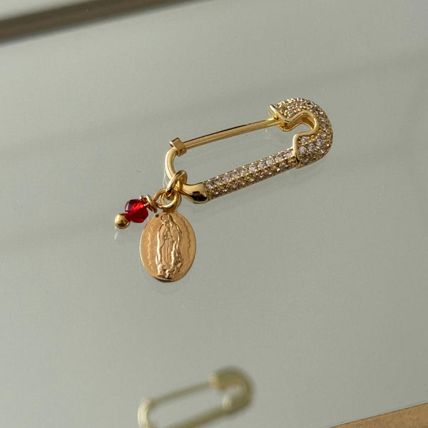 Prendedor Virgen de Guadalupe y Cristal Rojo Baño de oro