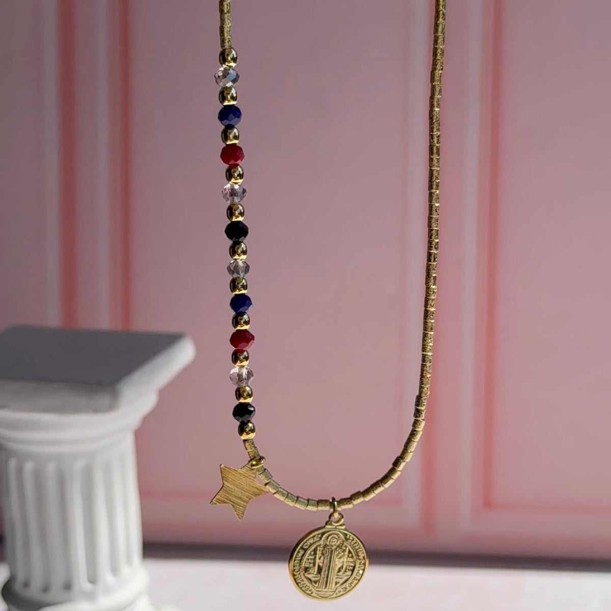 Collar San Benito con Cristales y Estrella