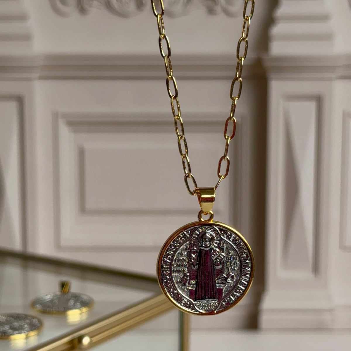 Collar Medallón San Benito