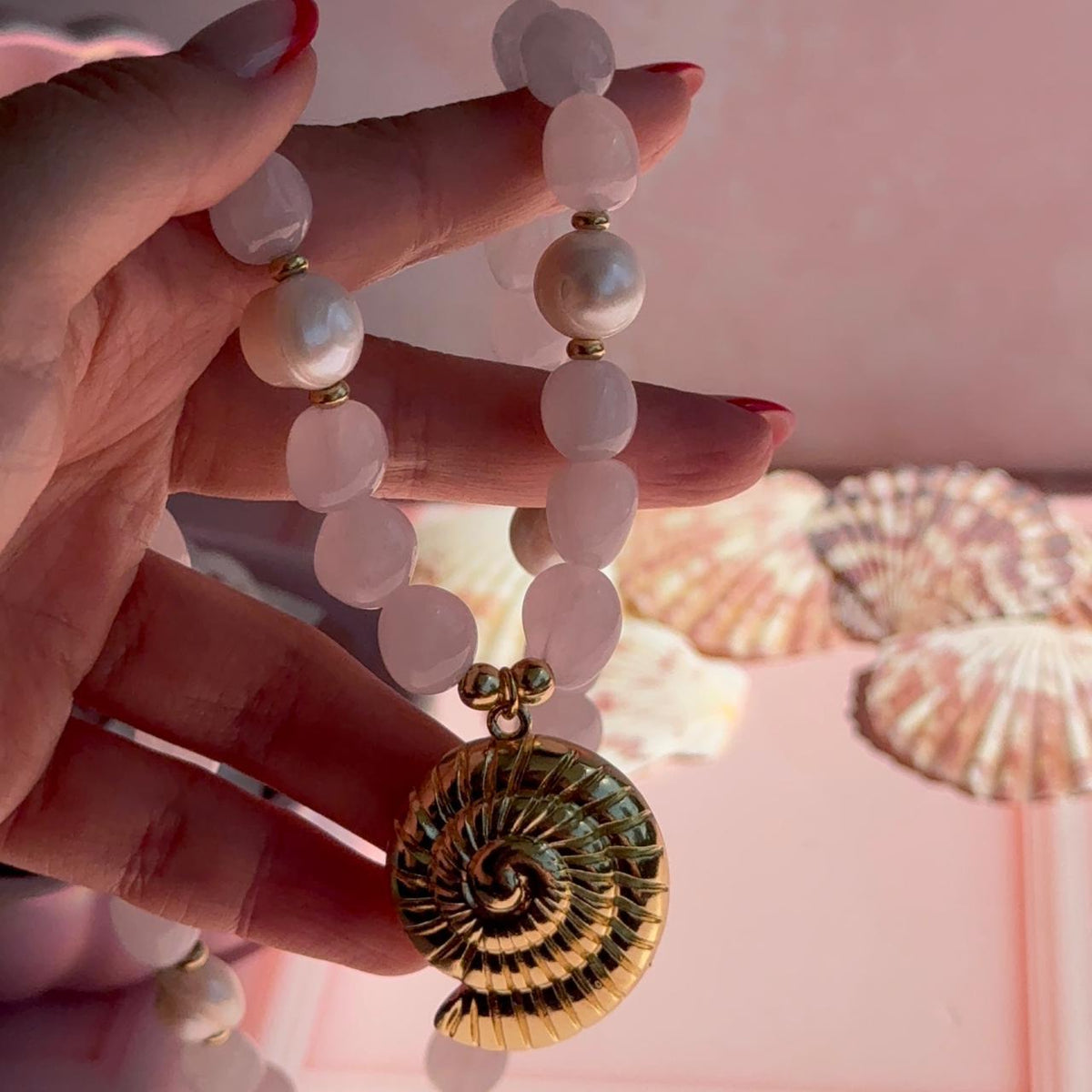 Collar Caracola de Mar con Cuarzo Rosa