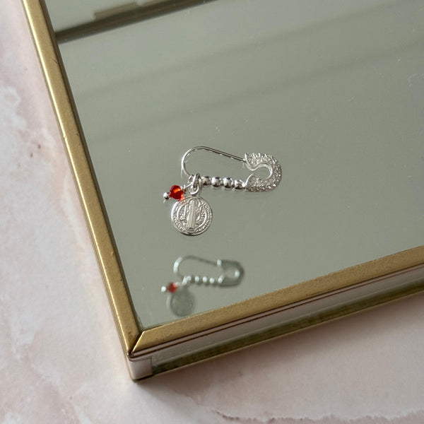 Prendedor San Benito y Cristal Rojo