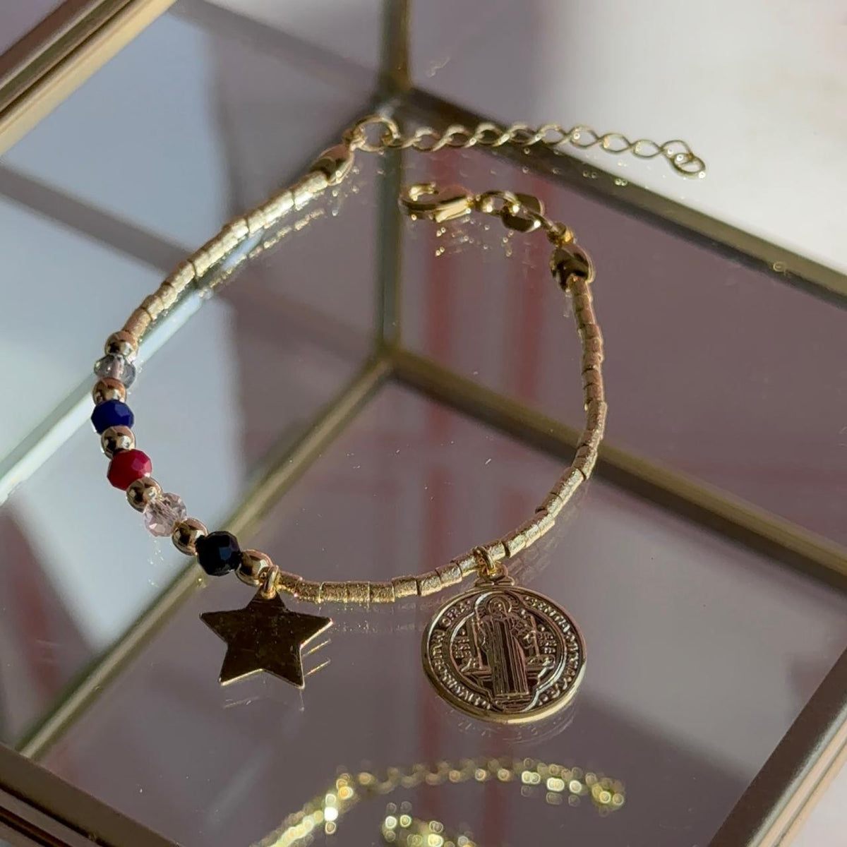 Pulsera San Benito con Cristales y Estrella