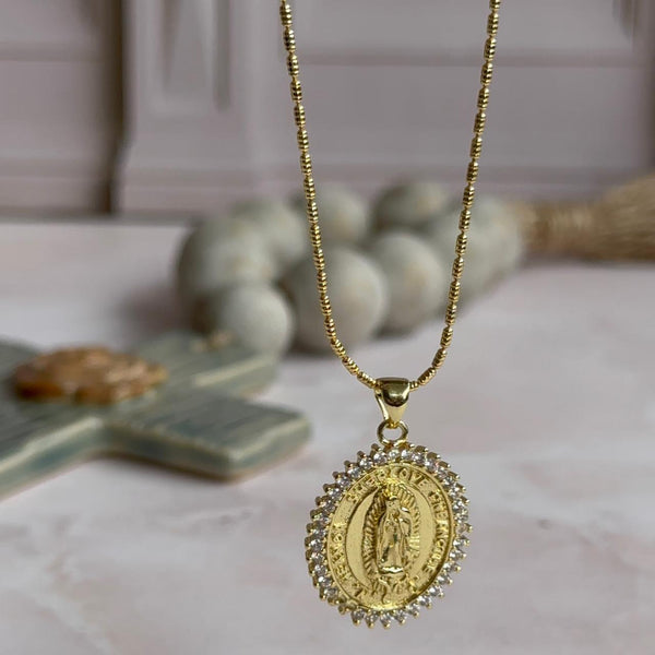 Collar Virgen de Guadalupe Circones Blanco