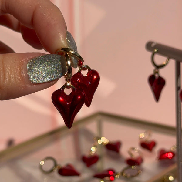 Aros Huggies Corazón Rojo Satín