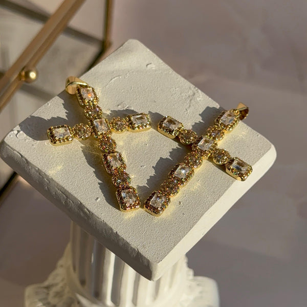 Collar Cruz Circones y Cristales