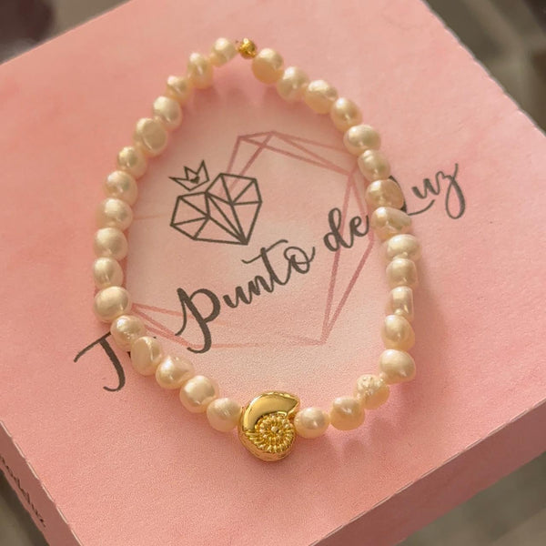Pulsera Caracola con Perlas de Río