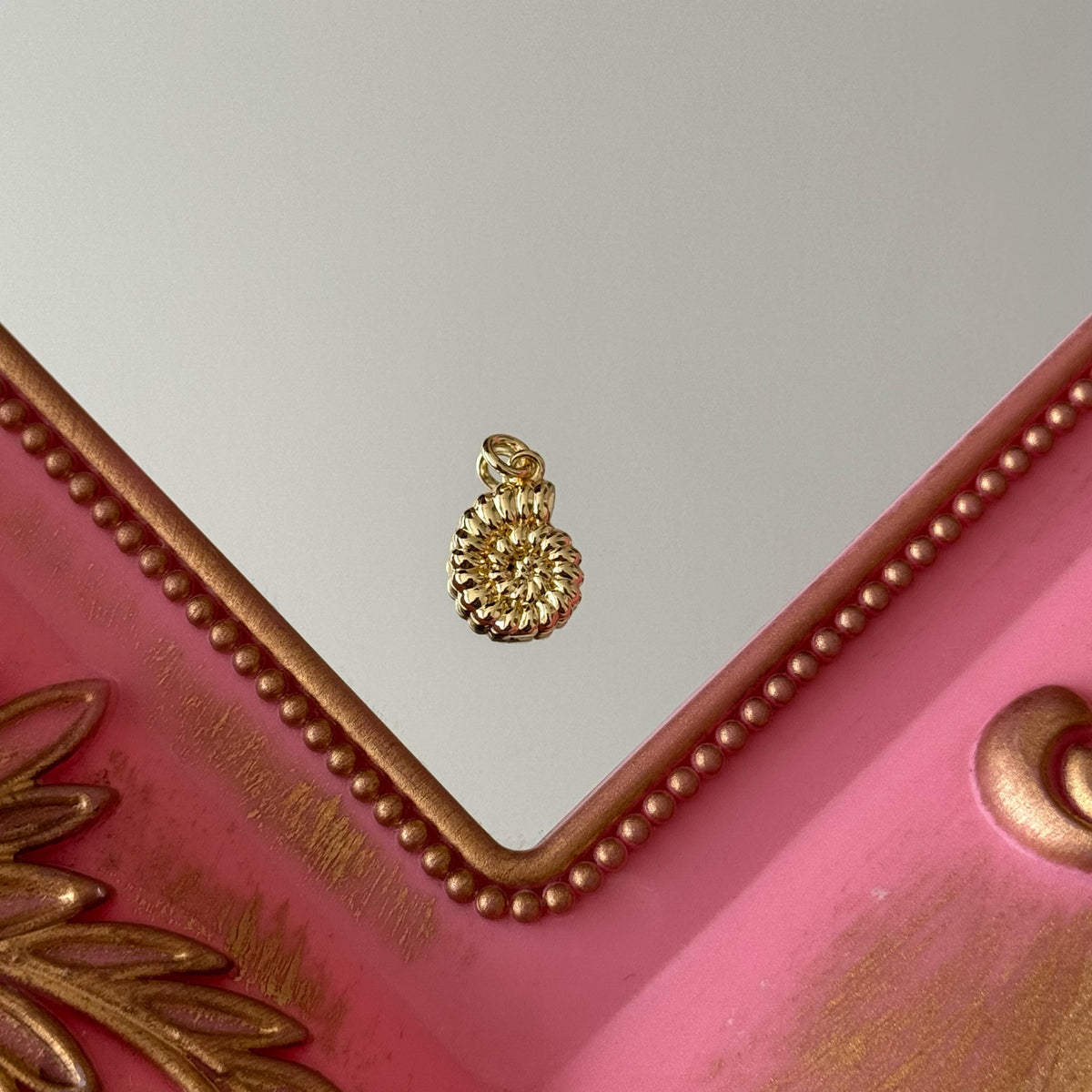 Charm Caracola Petite Baño de oro
