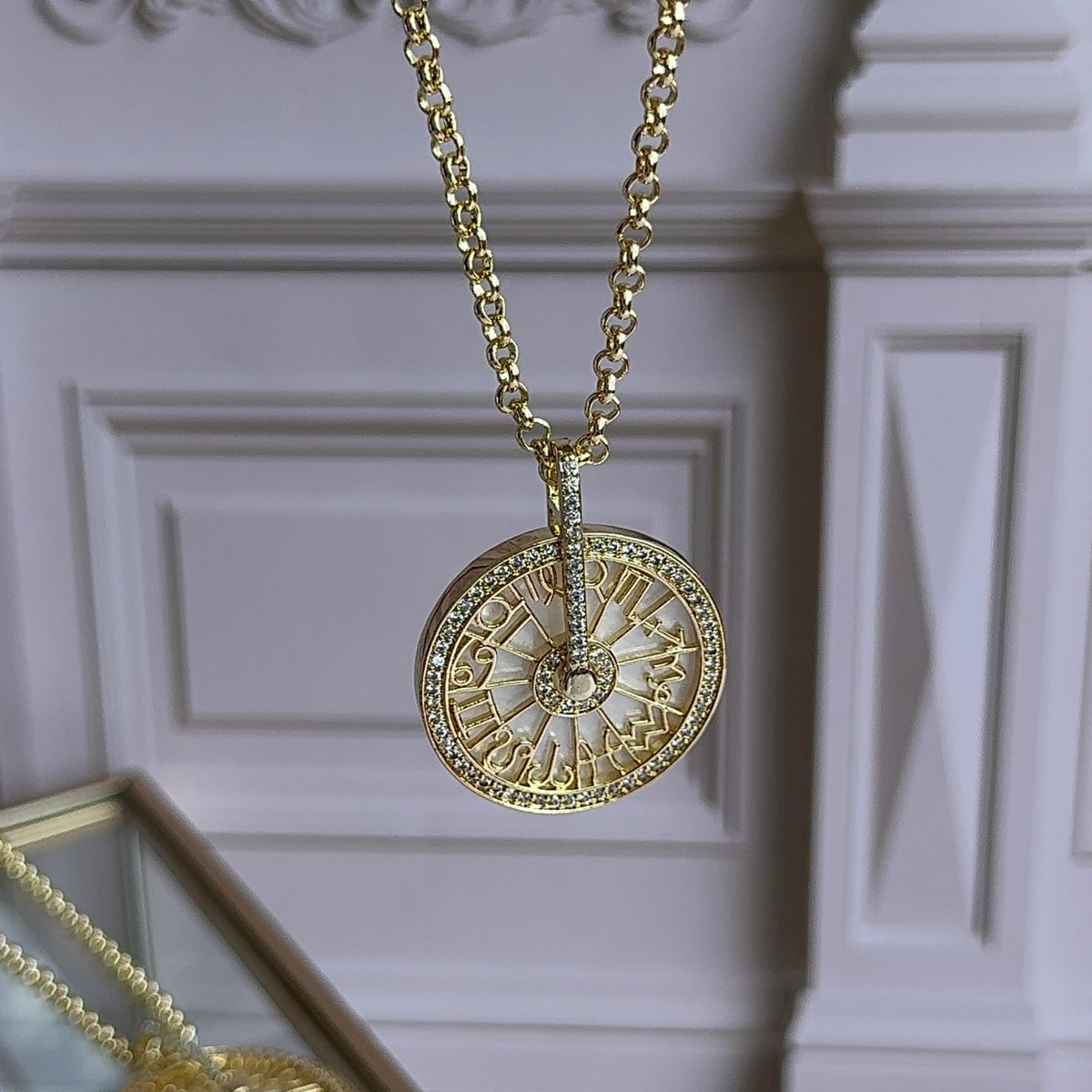 Collar Medallón Reloj Horóscopo Baño de oro