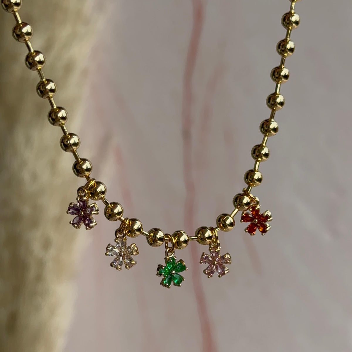 Collar Charms Flores Baño de oro