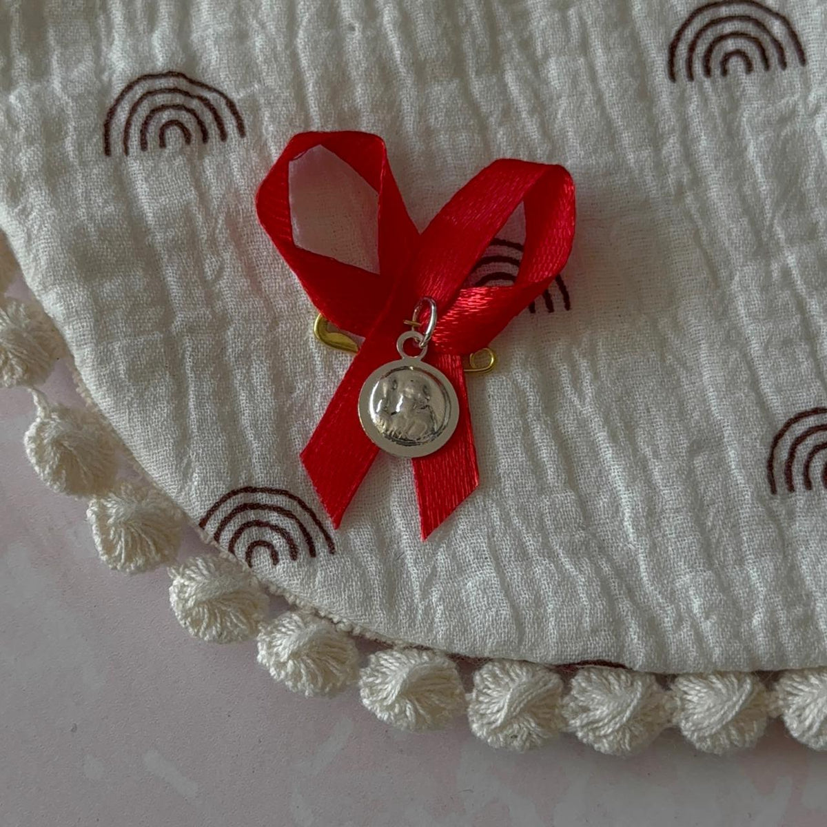 Prendedor Cinta Roja - San Benito Abad