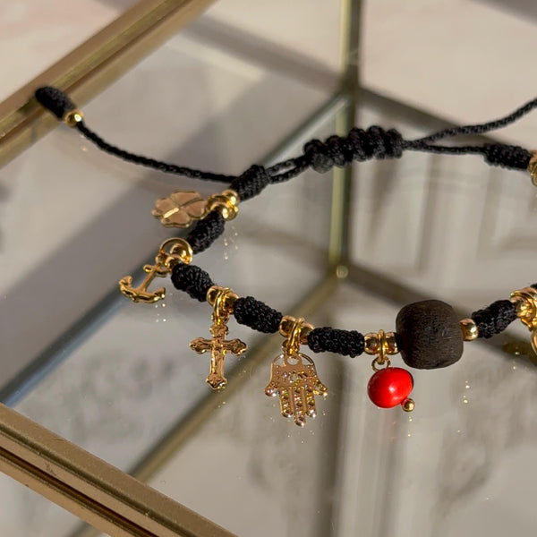 Pulsera Negra con Charms Fe