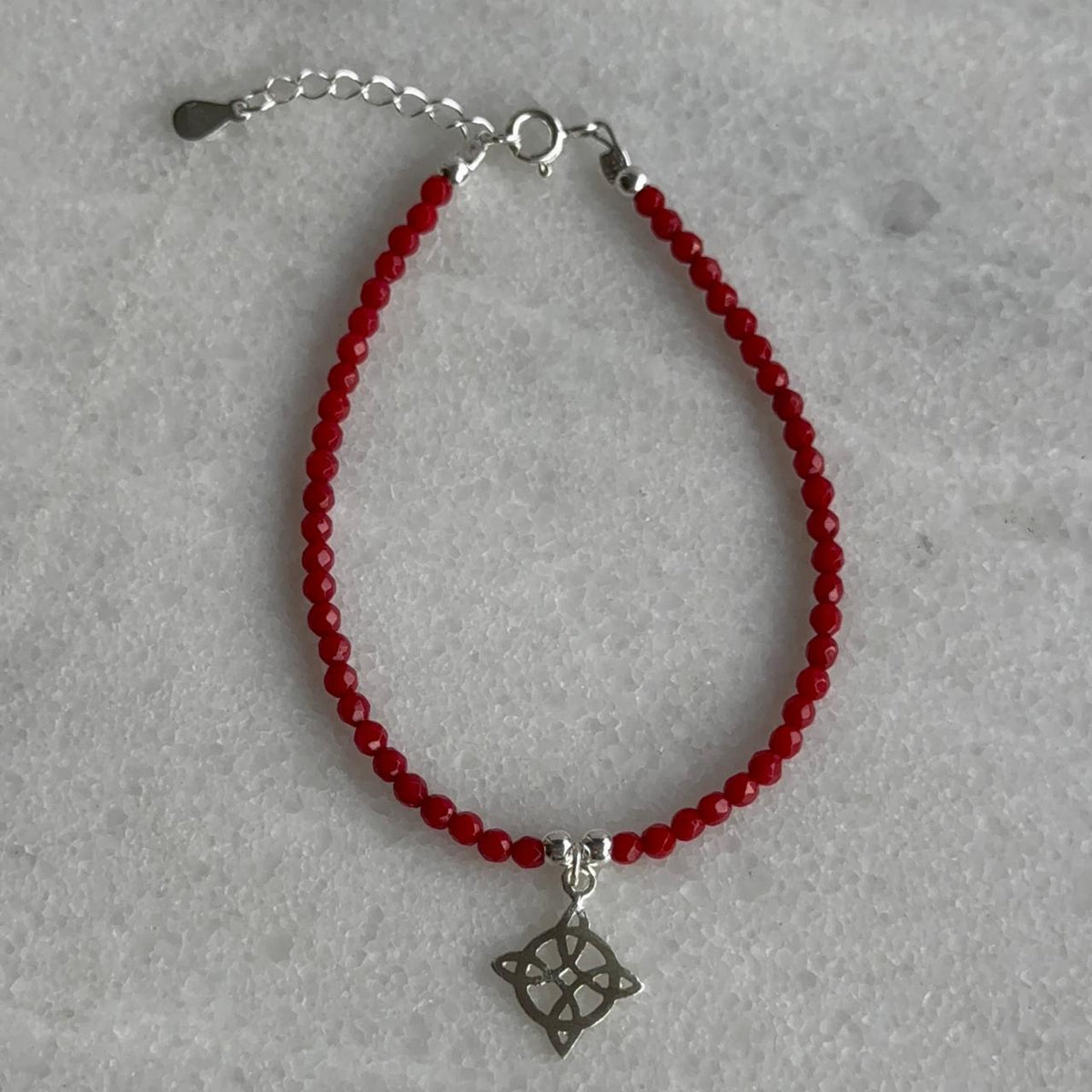 Pulsera Roja Cristales Nudo de Bruja