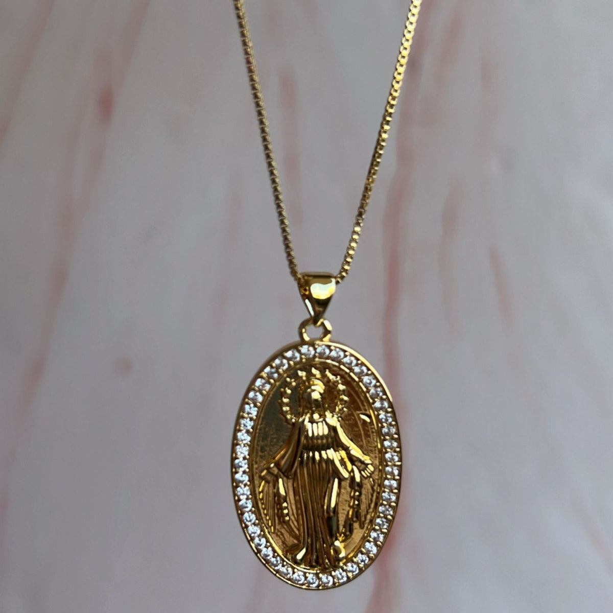 Collar Medallón Virgen de los Milagros