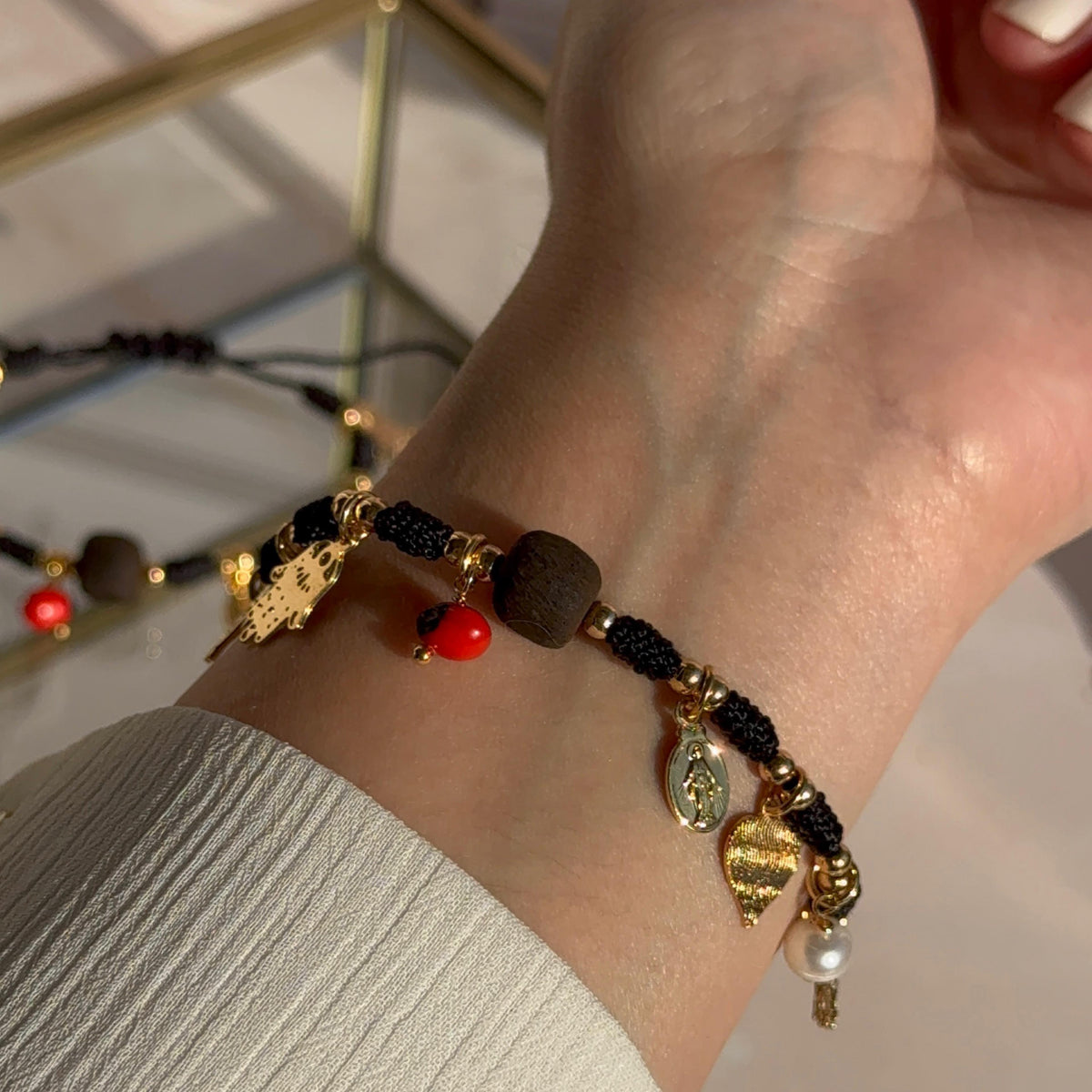 Pulsera Negra con Charms Fe