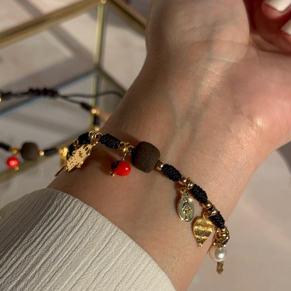 Pulsera Negra con Charms Fe