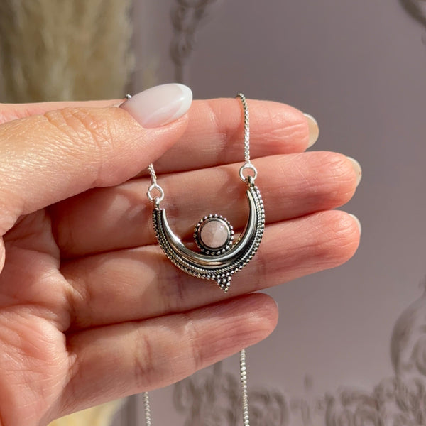 Collar media Luna y cuarzo rosa Plata 925