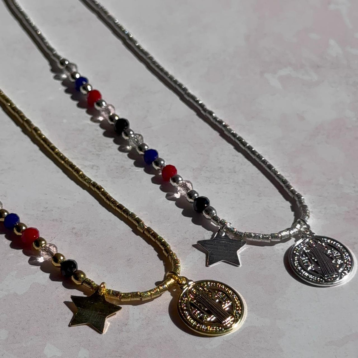 Collar San Benito con Cristales y Estrella