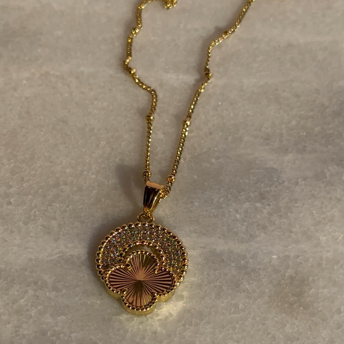 Collar Trébol con Circones