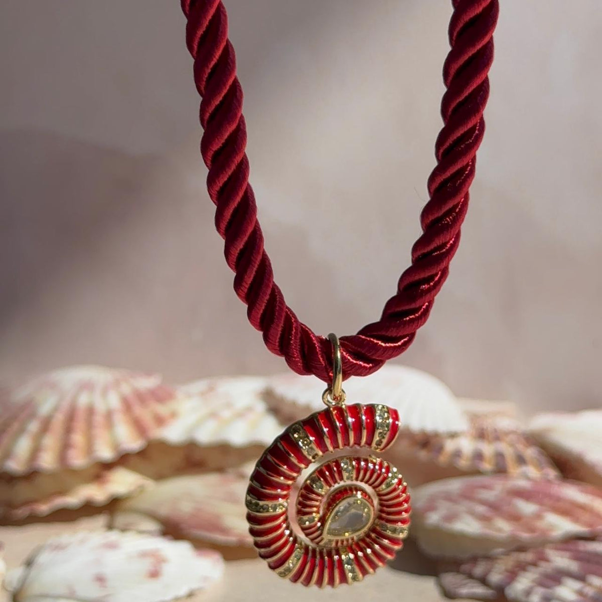 Collar Cordón de Seda Rojo - Caracola