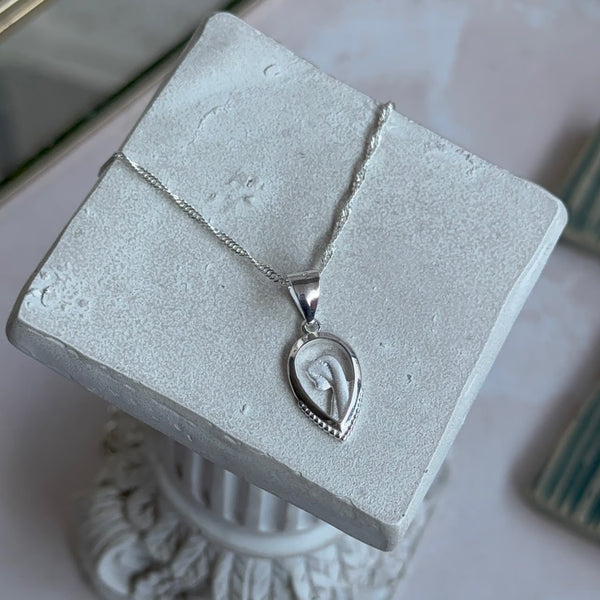 Collar Medalla Virgen Niña
