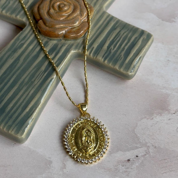 Collar Virgen de Guadalupe Circones Blanco