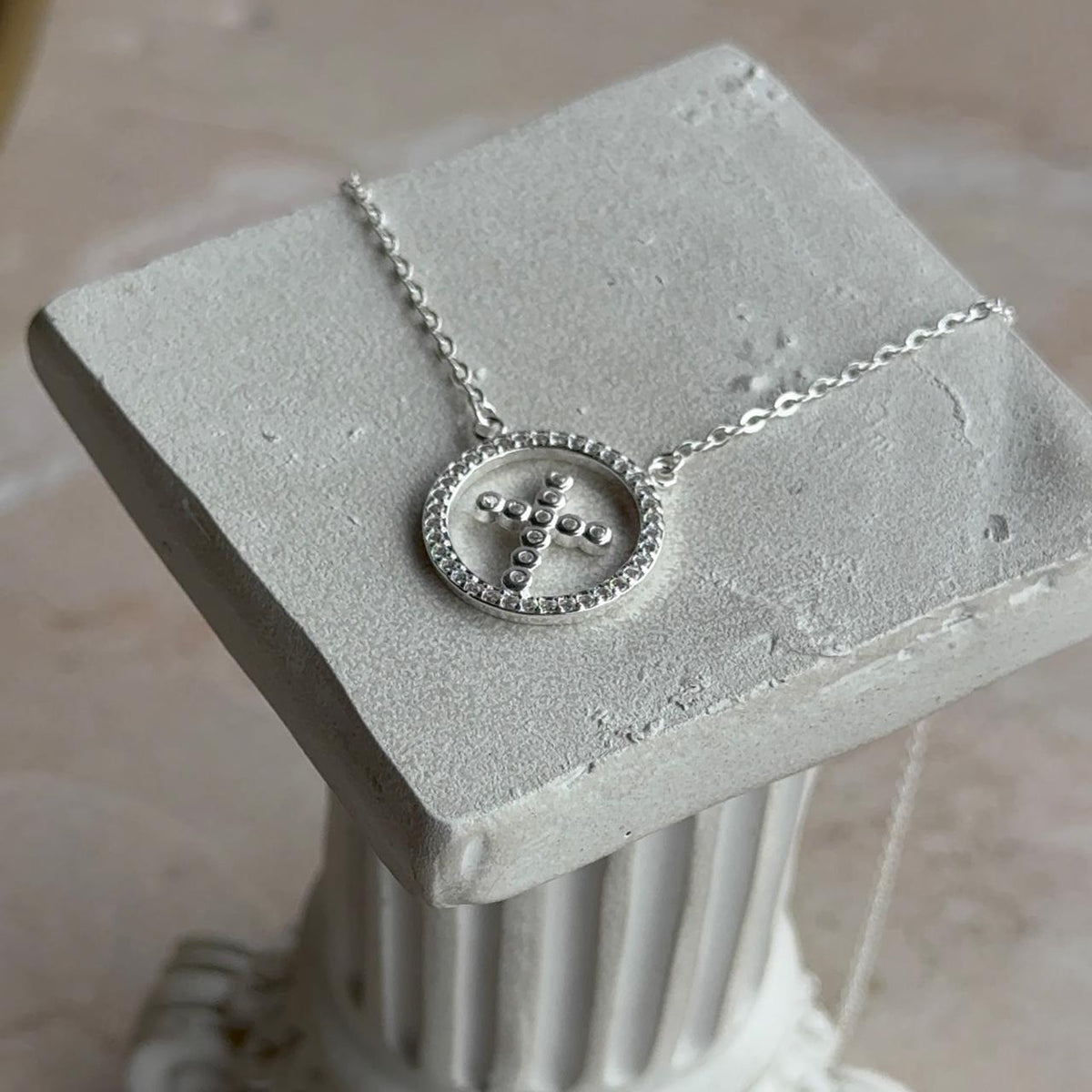 Collar Cruz Circones