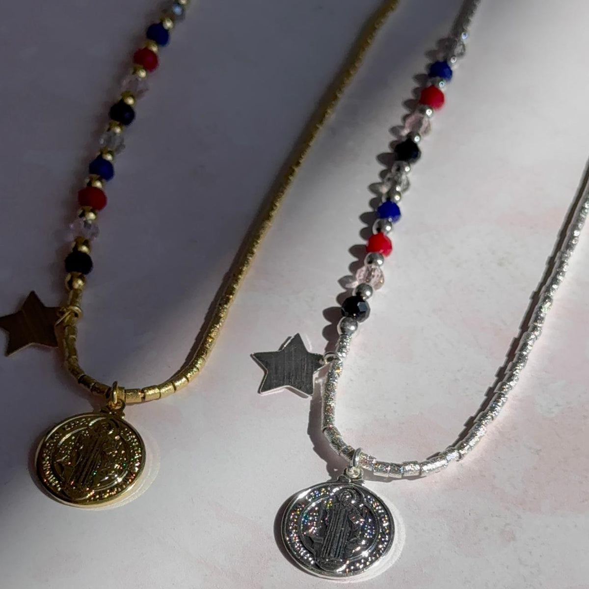 Collar San Benito con Cristales y Estrella