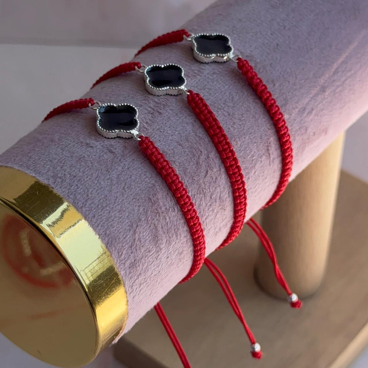 Pulsera Roja Trébol Ónix