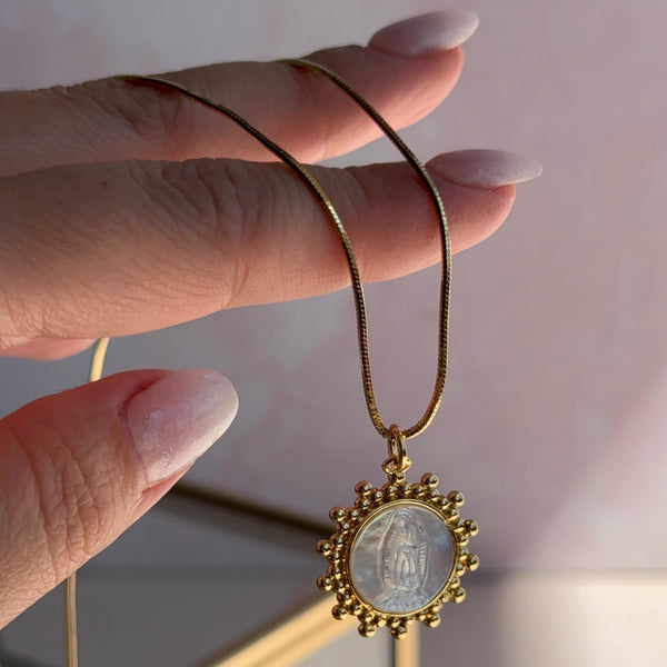 Collar Virgen de Guadalupe Nácar