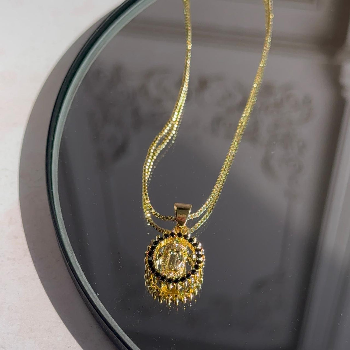 Collar Virgen de Guadalupe Circones Negro