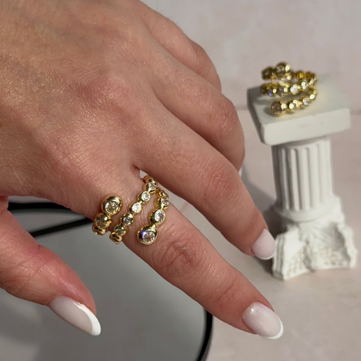 Anillo Corina