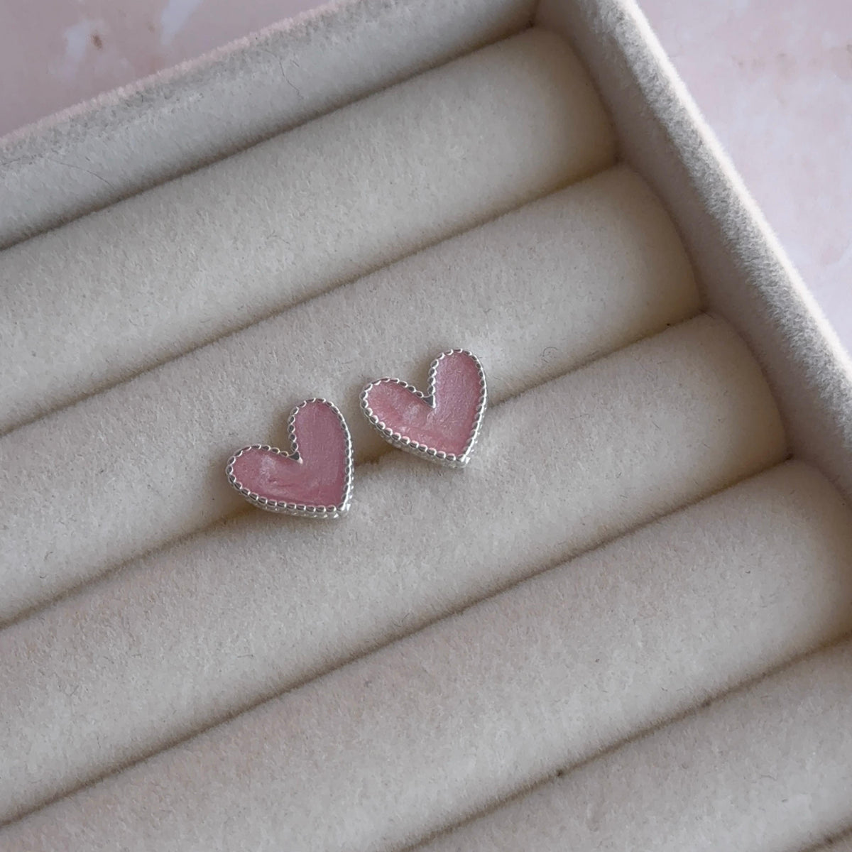 Aros Corazón Resina - Baño de plata