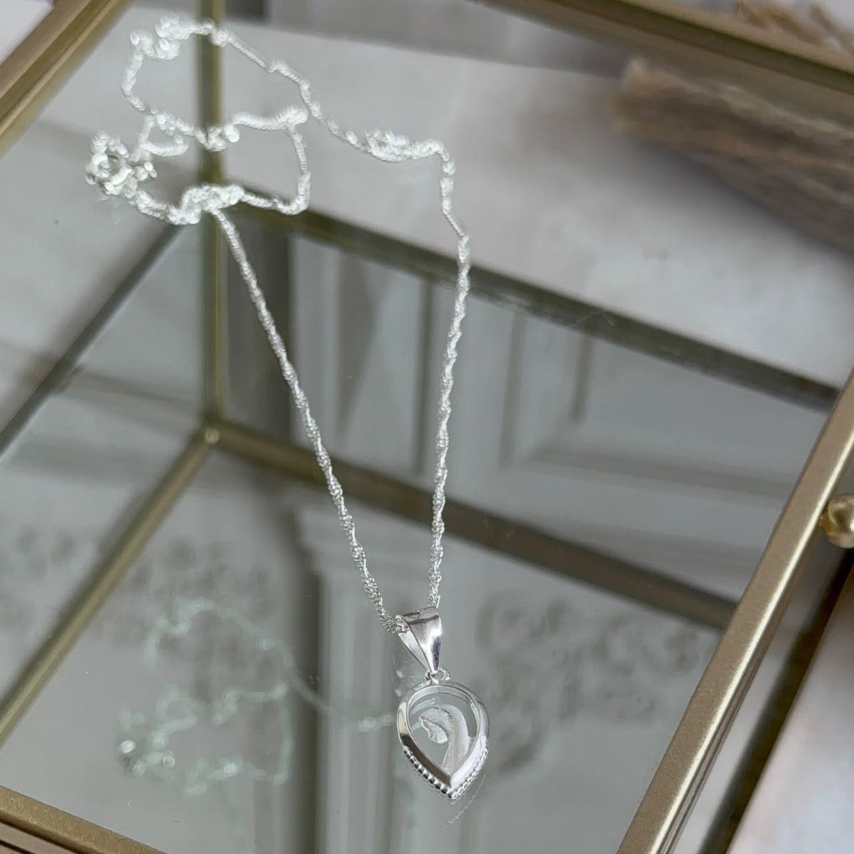 Collar Medalla Virgen Niña