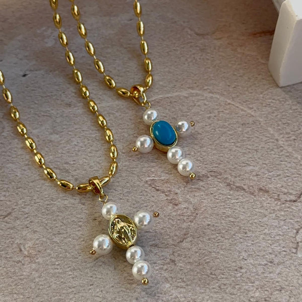 Collar Cruz Perlada con Virgen de los Milagros