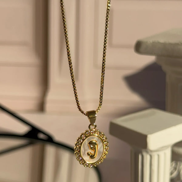 Collar Virgen Niña Nácar y Circones