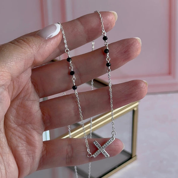 Collar Cruz Circones y Cristales Negros