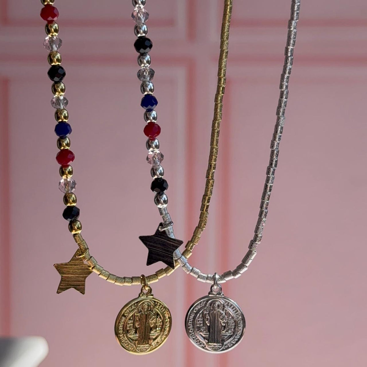 Collar San Benito con Cristales y Estrella