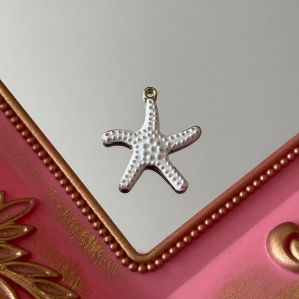 Charm Estrella de Mar Esmaltadas Baño de oro