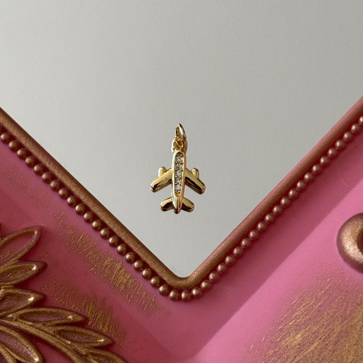 Charm Avión Circones Baño de oro